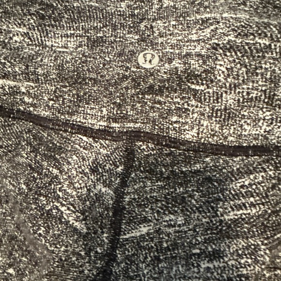 Lululemon leggings 4 24 in - Picture 4 of 5